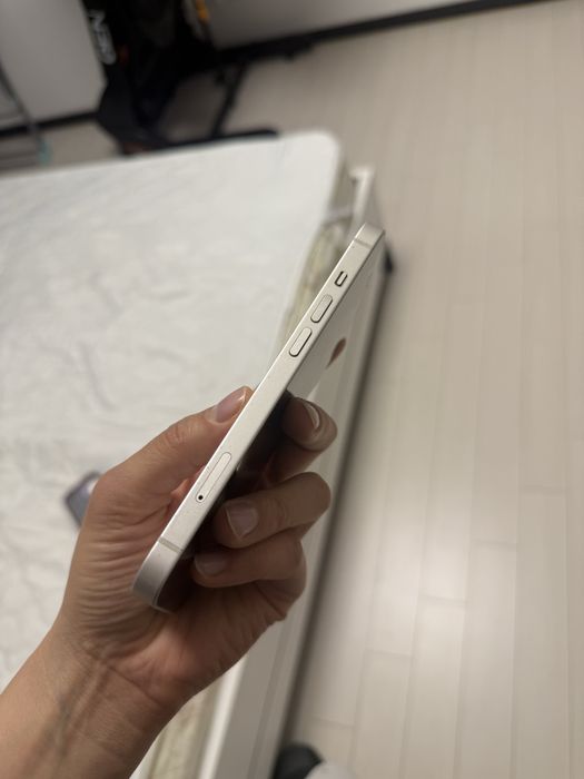 Продам 14 айфон в отличном состояний