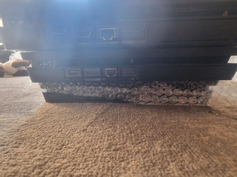 Vând 3 PlayStation 4 Slim – Versiune Modabilă