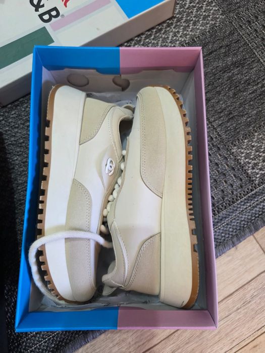 Продам обувь кроссовки