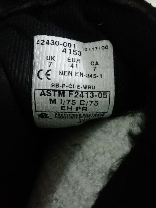 Продам рабочую зимнюю обувь