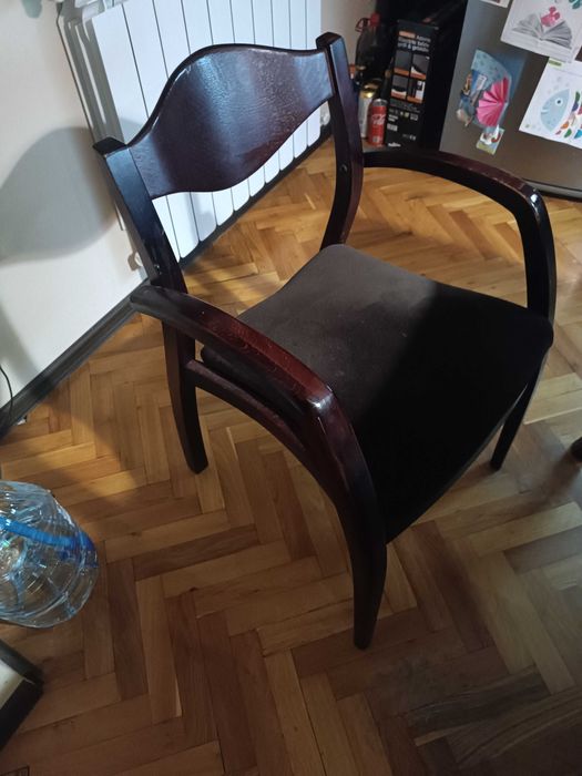 Дървени столове от масивно дърво