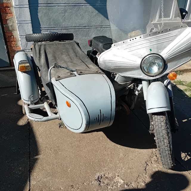 Motocicleta cu atas