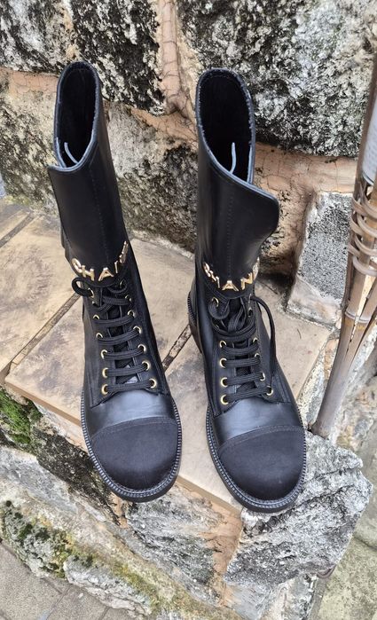 Vând ghete din piele Chanel