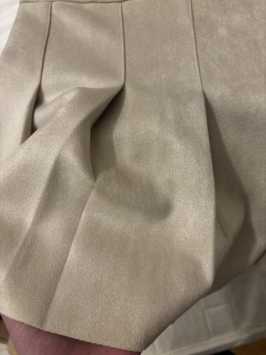 Fustă elegantă din piele întoarsă fină – nude/bej