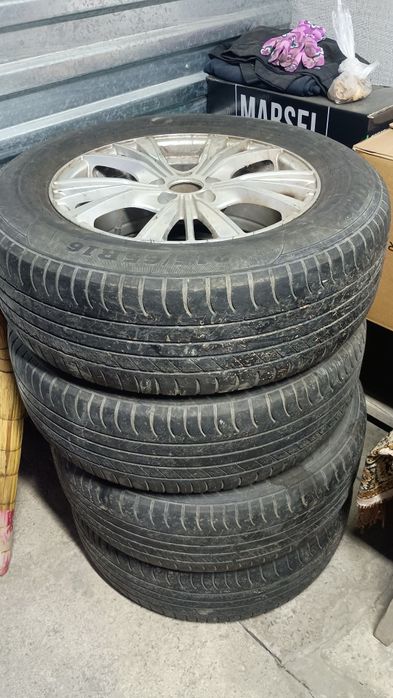 Продам диски с летней резиной