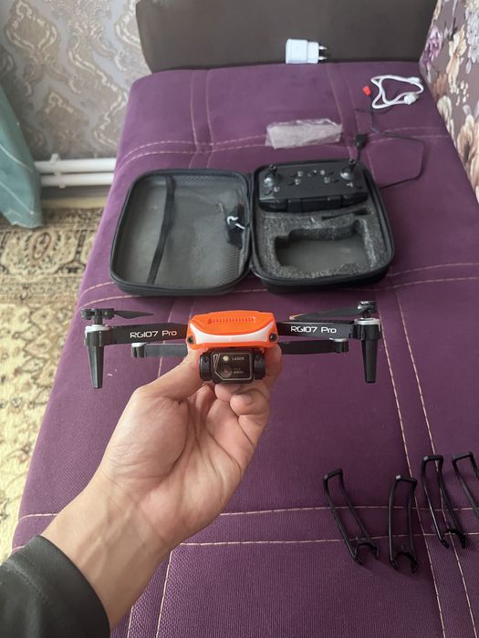 Продам дрон квадракоптер