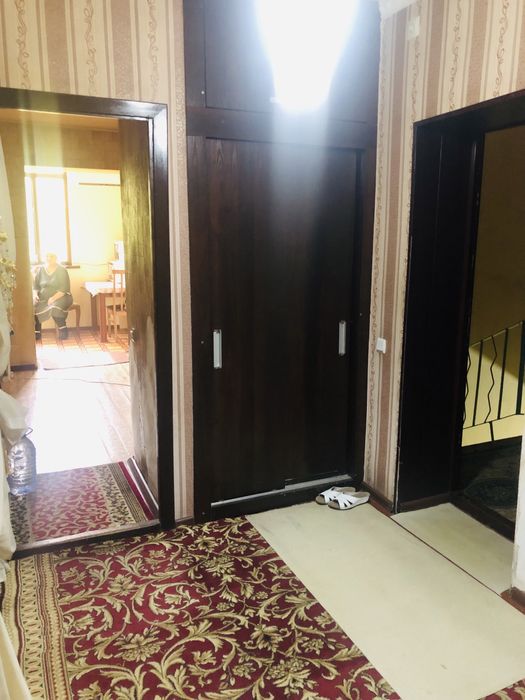 Продается  3 комнатная квартира. Кибрай. Центр.