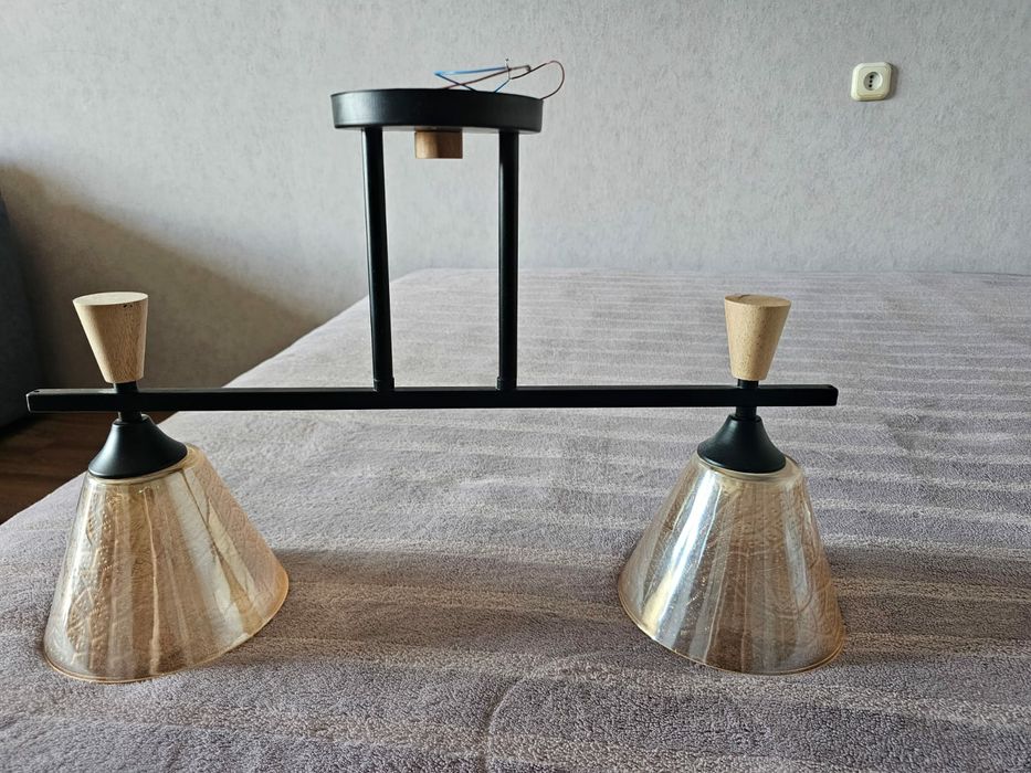 Продам люстру               .