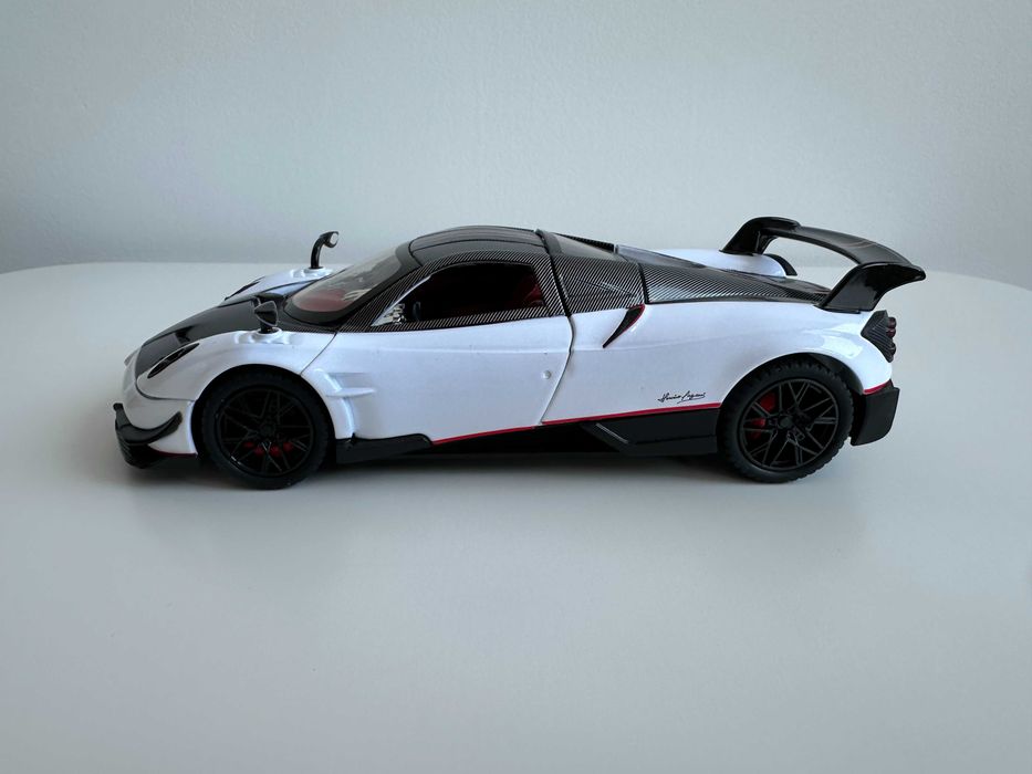 Macheta auto Pagani Huayra BC 1/24