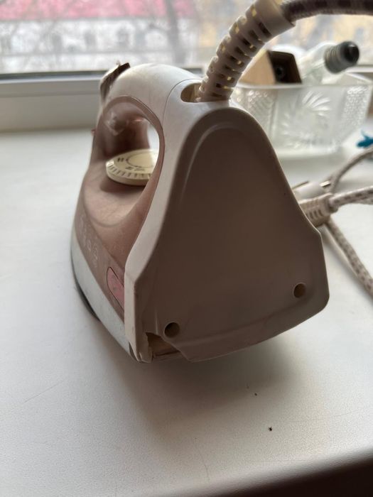 Утюг в хорошем состоянии