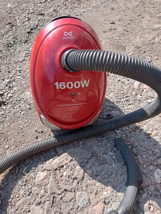 Продам пылесос мощный