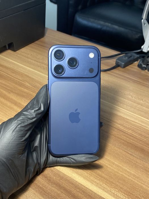 iPhone 17 Pro• 256 GB • Deep Blue