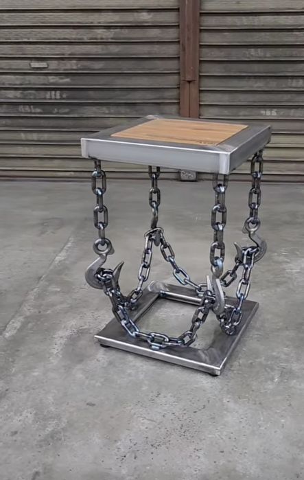 Masa si scaune Moderne  pe structura de lanț
