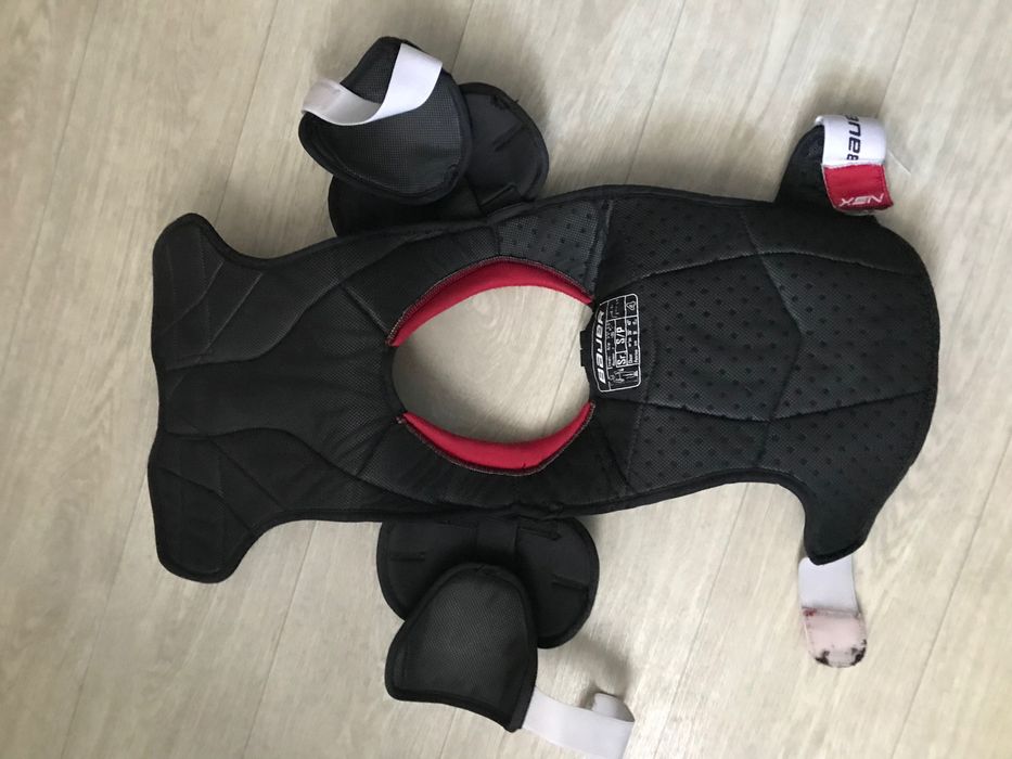 Нагрудник хоккейный