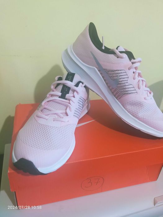 Дамски маратонки Nike