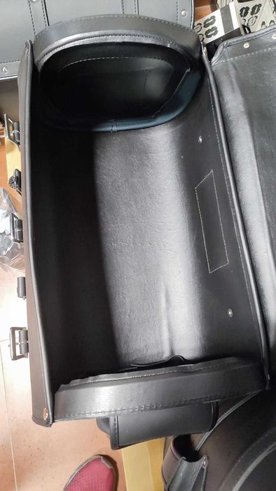 Нови кожен куфар дисаги за чопър рокер мотор мото багаж нови кожени