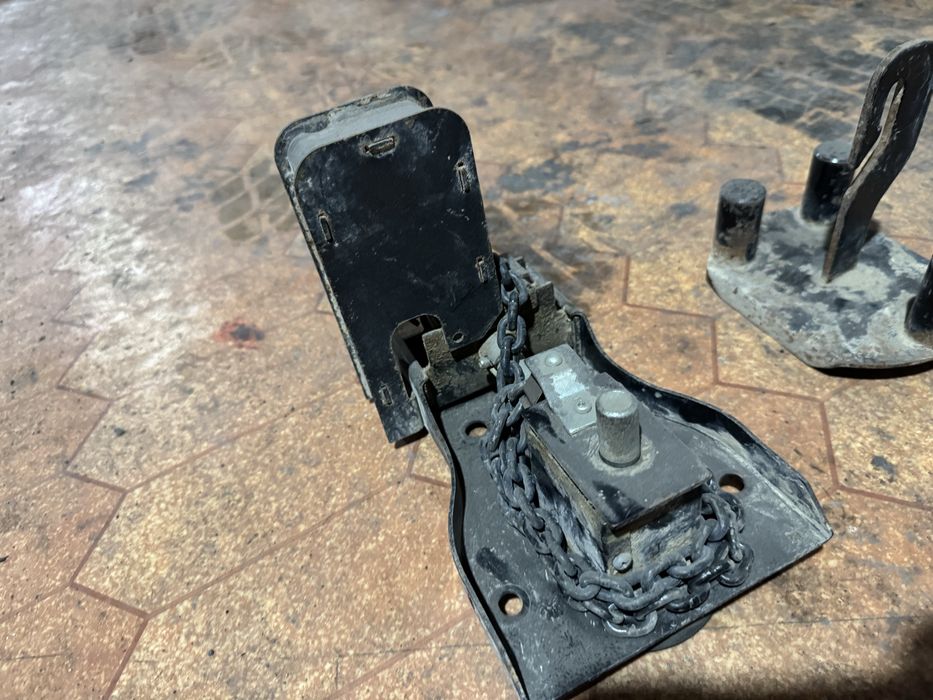 Мицубиси аутландер держатель запаски