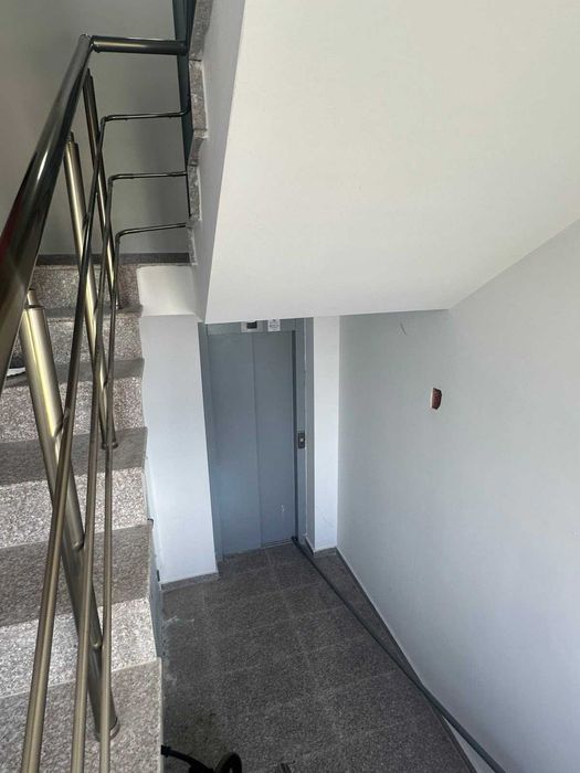 Тристаен апартамент за продажба с Акт 16 в кв. Струмско, гр. Благоевград