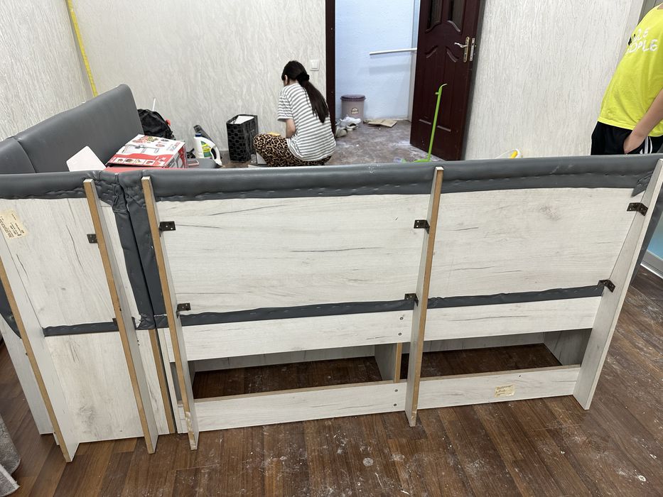 Уголок. Материал : дуб белый ЛМДФ