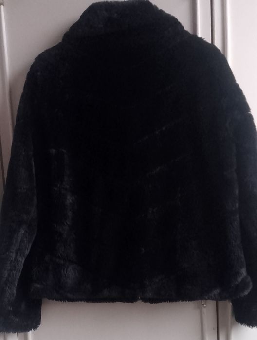 Дамско  късо палто