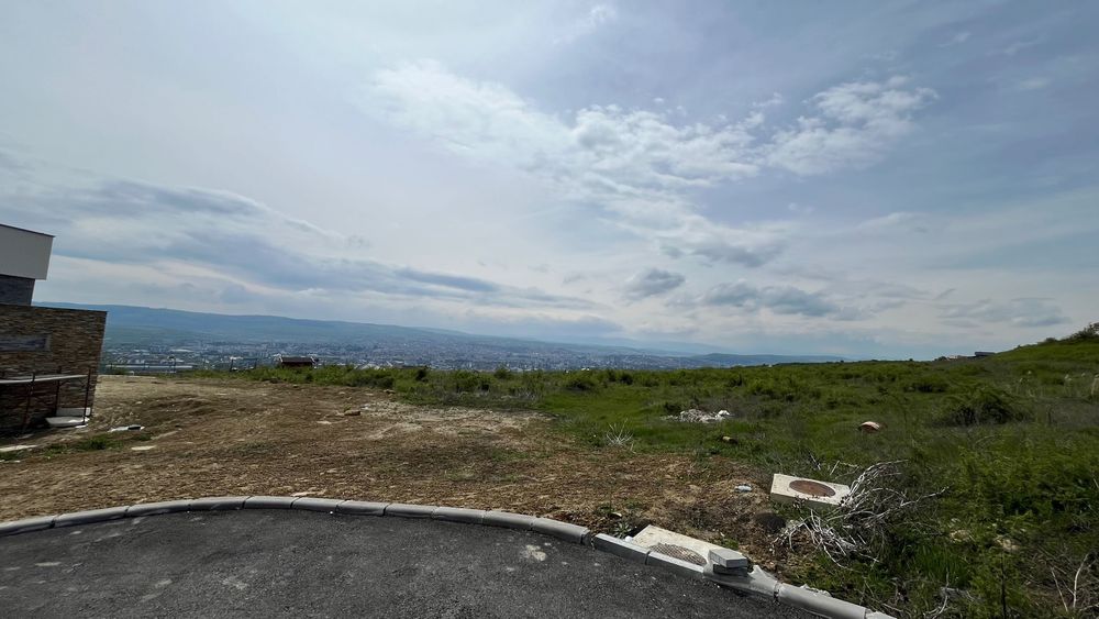 Teren cu panorama deosebita, zona Voronet