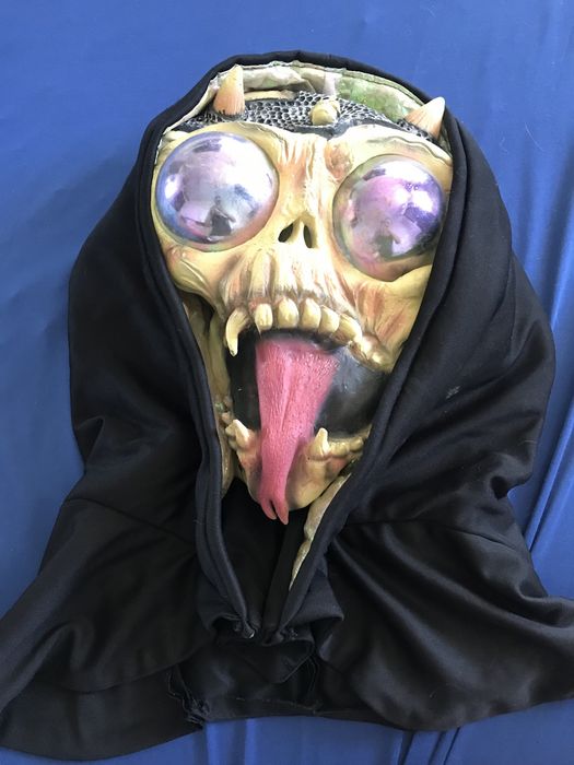 Masca cu demon alien
