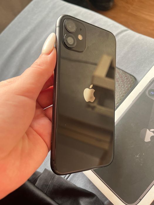 Продам айфон 11 все работает
