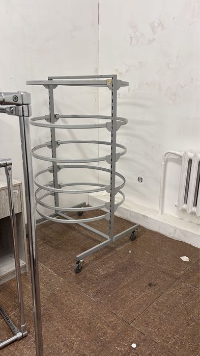 Продам торговое оборудование б/у