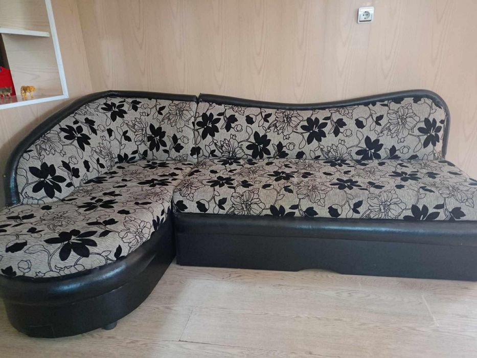 Ъглов кухненски диван