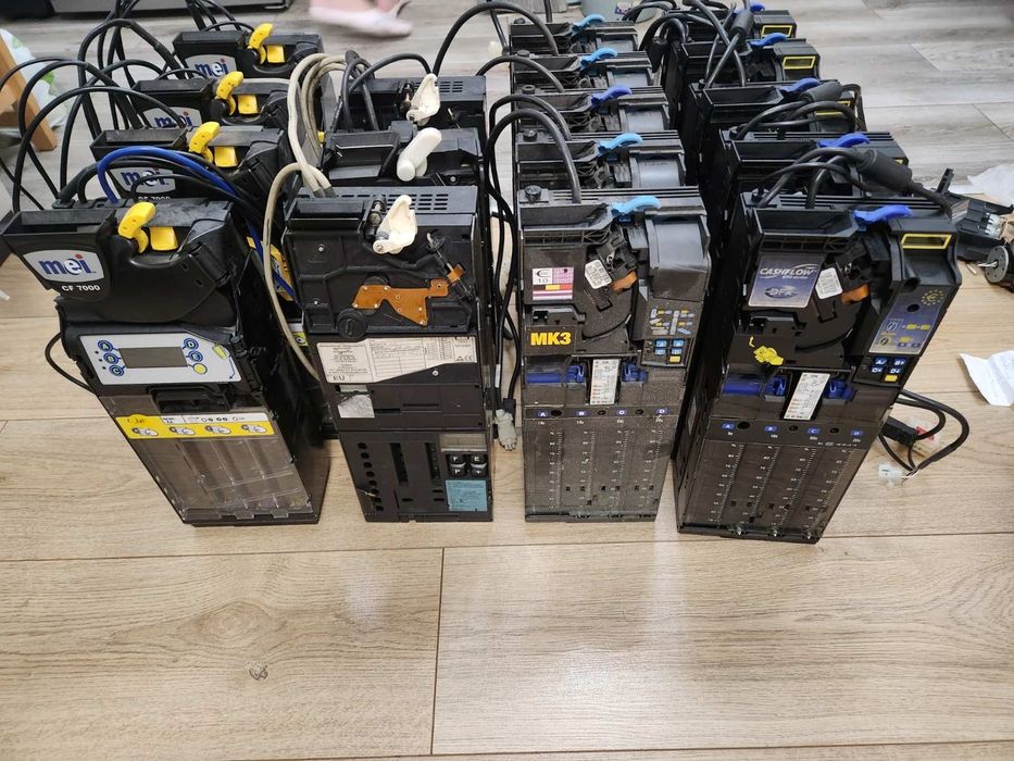 Рециклирани монетници настроени на евро €  Mei cashflow 560