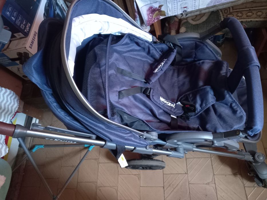 Прогулочная коляска