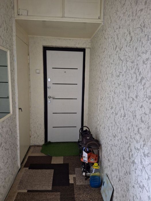 Чиланзар 21.  2 х комнатная продажа. Зеркалка.  Срочно