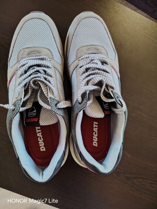 Мъжки оригинални маратонки