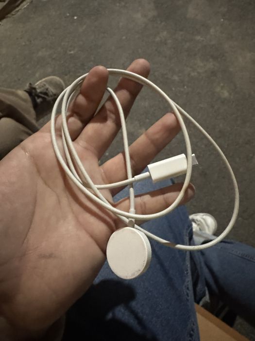 продам срочно Apple Watch SE2