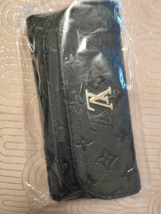 Нови елегантни портмонета Louise Vuitton, Guess