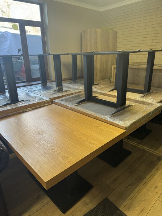 Стол для столовых бургерных