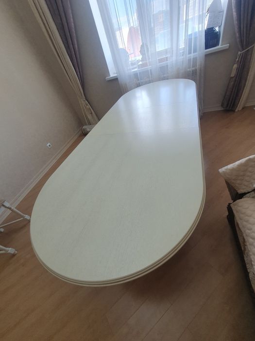 Стол гостевой деревянный