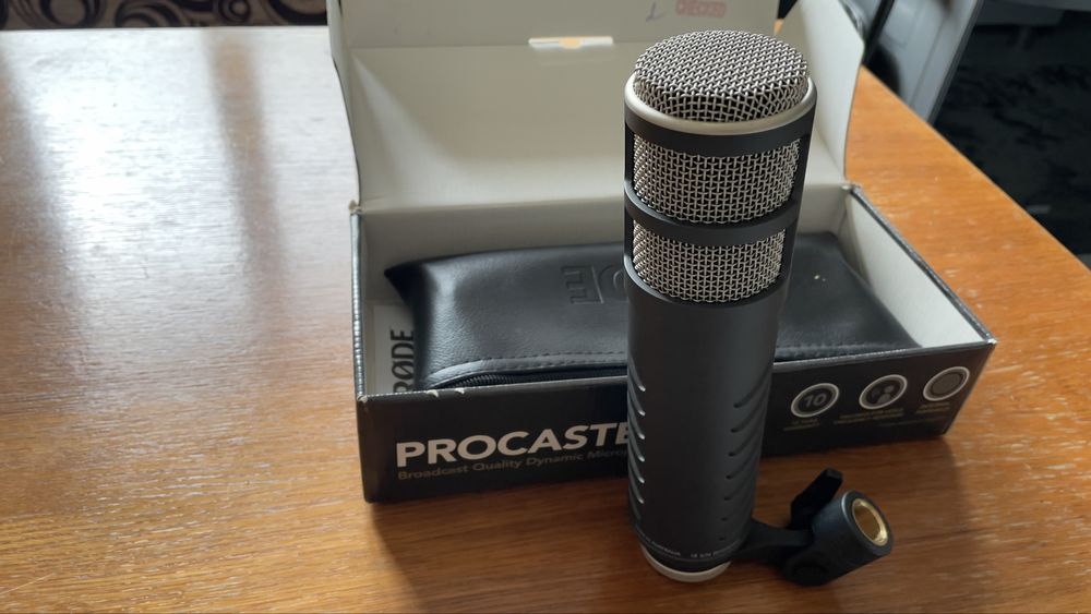 Mocrofon pentru studio sau podcasturi