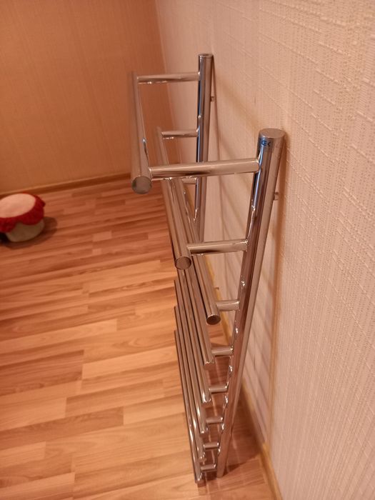 Сушилка  из толстой  нержавеющей   трубы. Россия.  Срочно