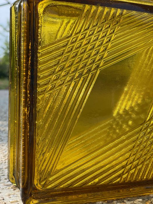 Златни / жълти стъклени тухли