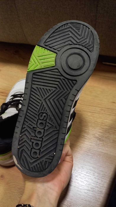 Продавам маратонки adidas