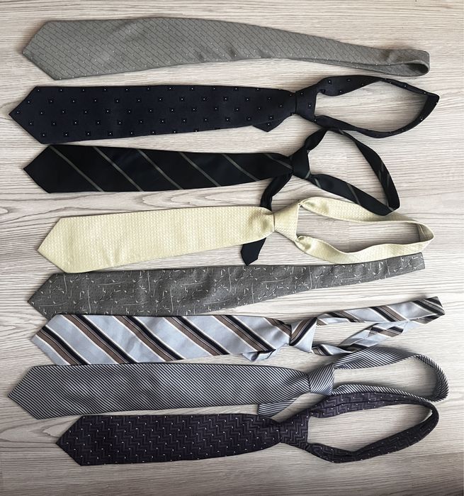 Lot de 8 cravate-stare buna