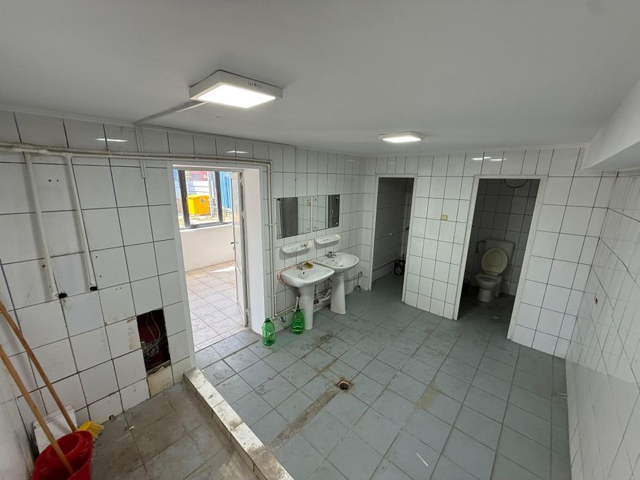 Vând sau închiriez spațiu comercial Hala 1200np teren 4620m