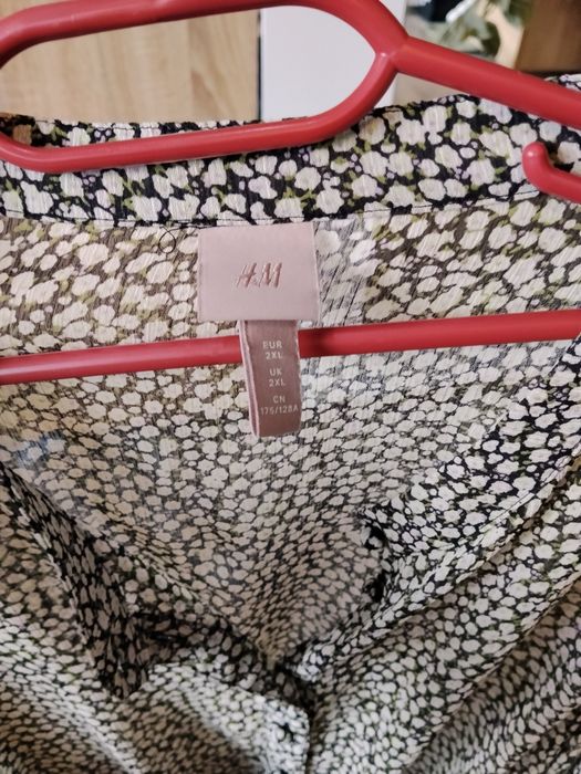 Рокля бежево зелено на малки лилави цветчета  H&M