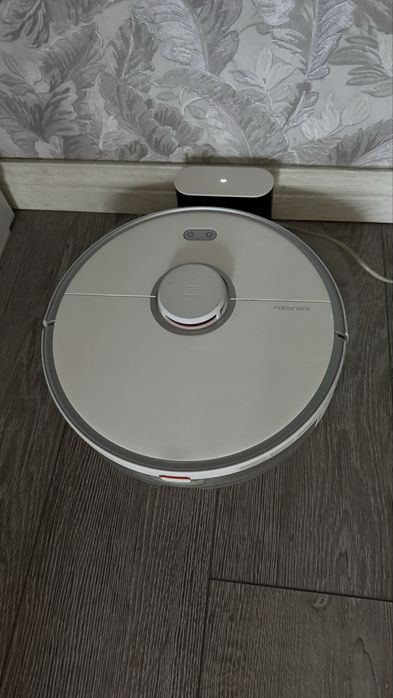 Робот пылесос Roboroc