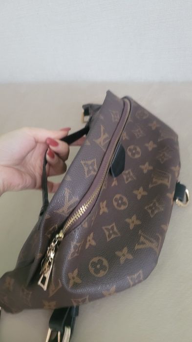 Продам сумочку LV