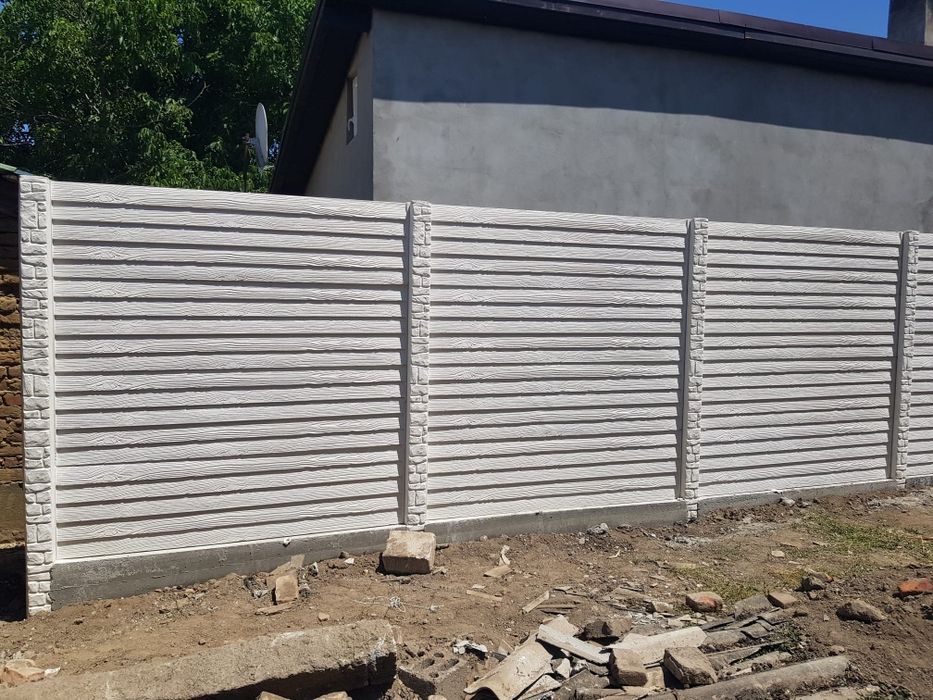 Garduri din placi de beton by Varga
Oferim