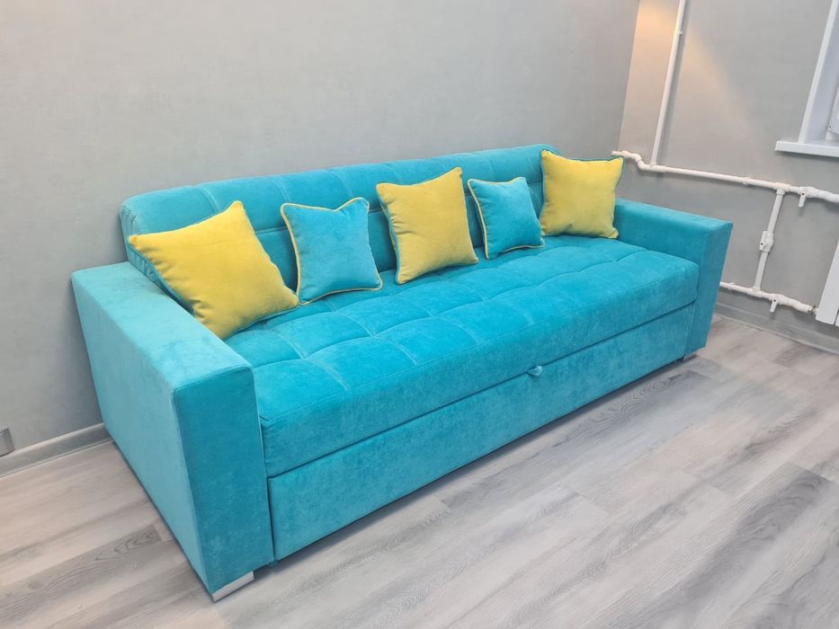 Диван прямой с дельфином