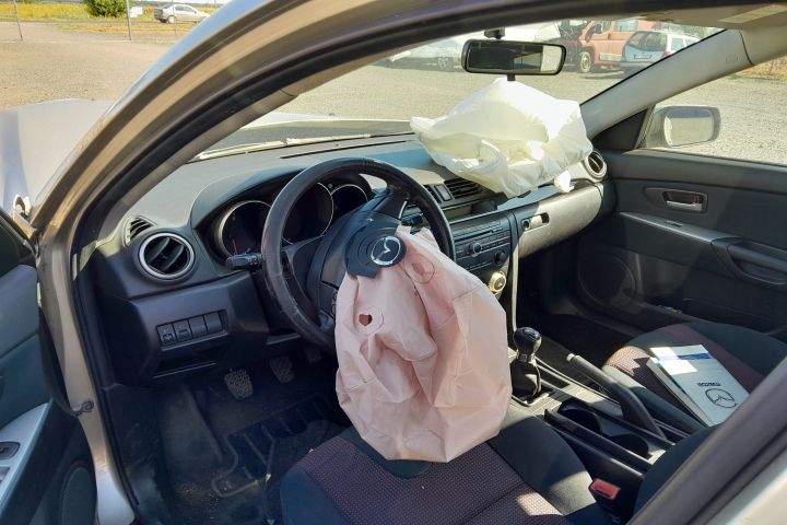 Lampa / Tripla stop dreapta pe hayon Mazda 3 BK