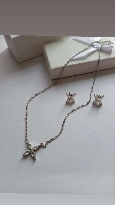 Серебряные украшения 925 пробы.